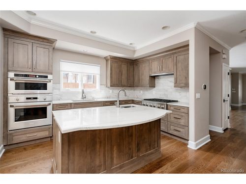 520 Jackson St, Denver, CO, 80206-4543 | Card Image