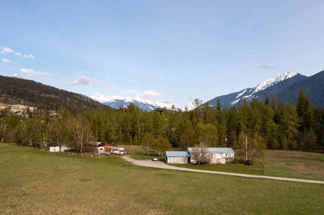 1691 Highway 99, House other with 2 bedrooms, 2 bathrooms and 2 parking in Pemberton BC | Image 9