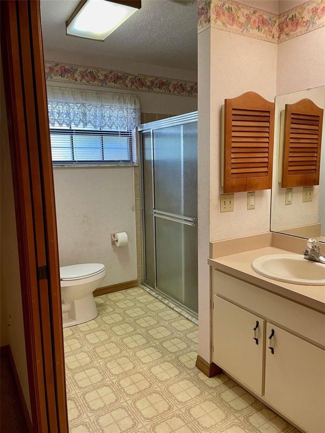 1112 Ne 130 Th Ter, House other with 3 bedrooms, 2 bathrooms and null parking in SILVER SPRINGS FL | Image 32