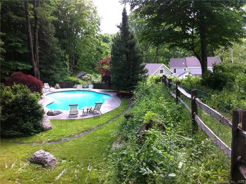 168 Long Ridge Rd, Danbury, CT, 06810-8461 | Card Image