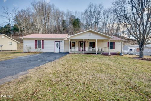 152 Country Oaks Dr, Honaker, VA, 24260-2527 | Card Image