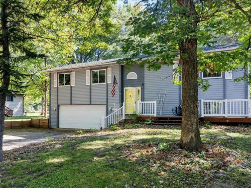 4835 262nd St, Wyoming, MN, 55092-9011 | Card Image