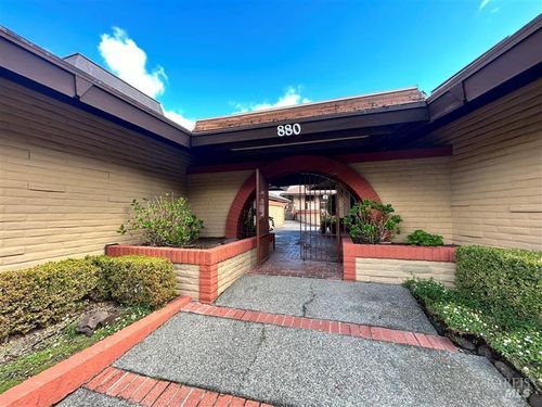 880 Las Gallinas Ave, San Rafael, CA, 94903-3923 | Card Image