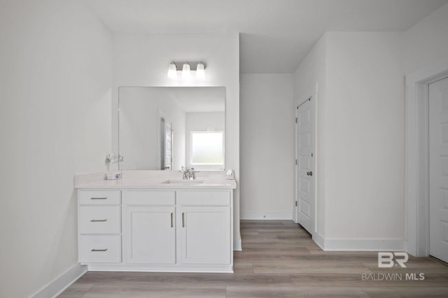 Bathroom | Image 24
