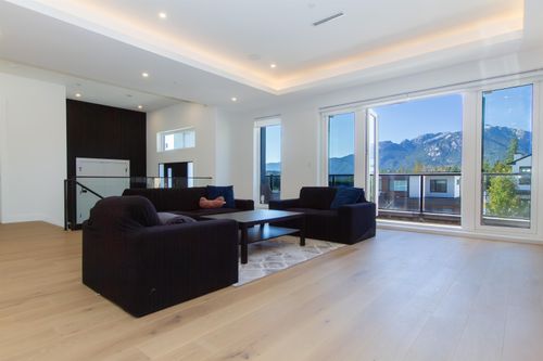 8-3385 Mamquam Rd, Squamish, BC, V8B0E3 | Card Image