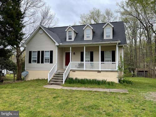 236 Meadow View Ln, COLONIAL BEACH, VA, 22443-3811 | Card Image
