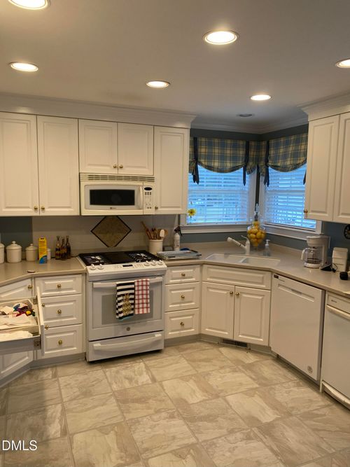 590 Hobson Rd, Dunn, NC, 28334-8248 | Card Image