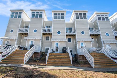 105 N Thompson St, New Buffalo, MI, 49117-1840 | Card Image