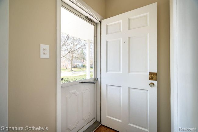 15526 Buckingham Ave, House other with 2 bedrooms, 1 bathrooms and null parking in Beverly Hills MI | Image 4