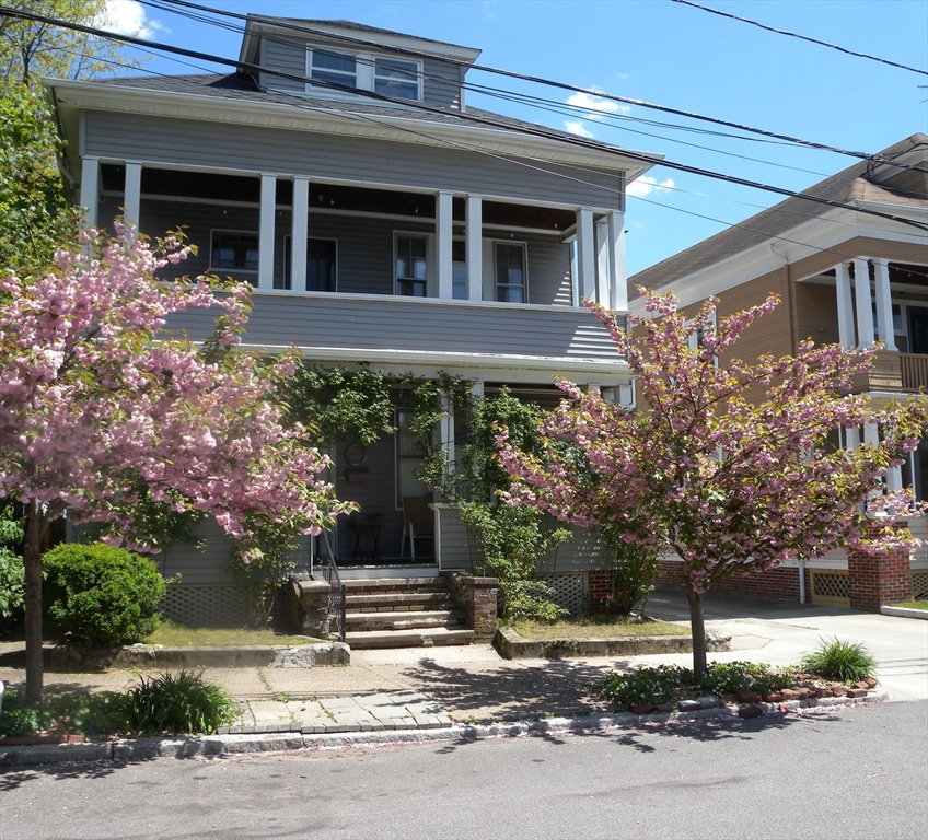 Radcliffe Ave, Providence, RI 02908