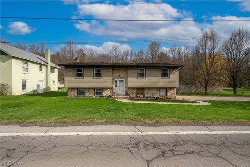 390 Ross Dr, Waynesburg, OH, 44688-9307 | Card Image