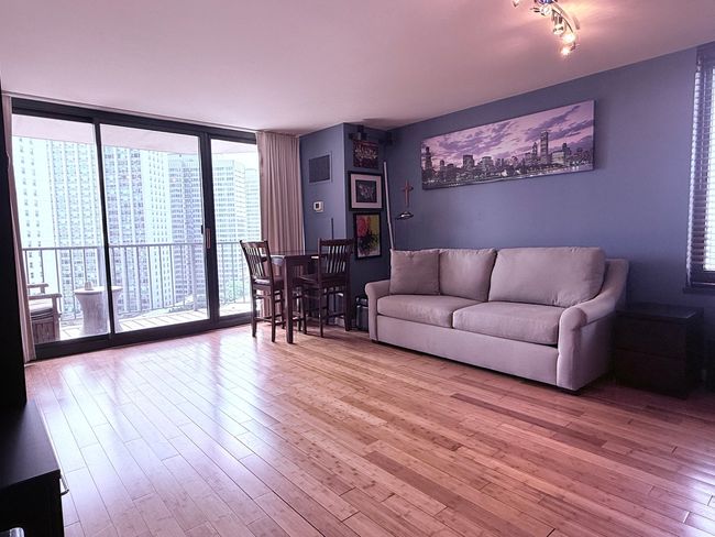 APT-1309 - 3660 N Lake Shore Dr, Condo with 0 bedrooms, 1 bathrooms and null parking in Chicago IL | Image 4
