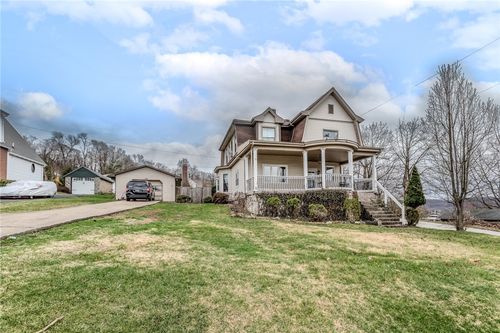 601 E Washington Ave, Connellsville, PA, 15425-4626 | Card Image