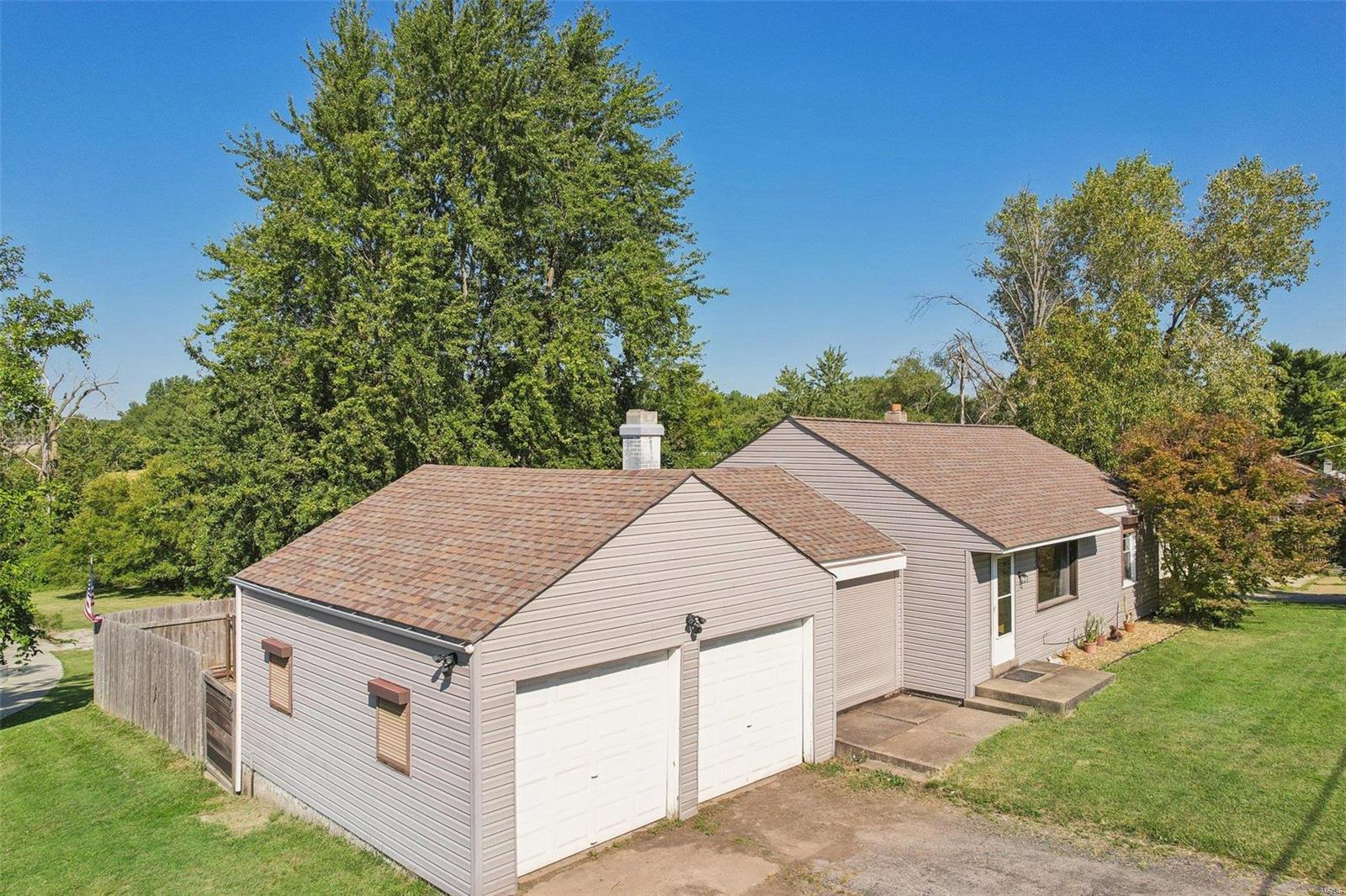 Mehl Ave, Florissant, MO 63033