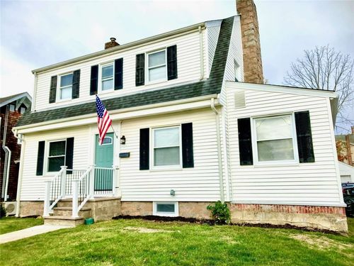 24 George St, Westerly, RI, 02891-2315 | Card Image