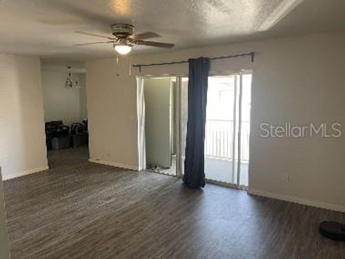 621-7210 N Manhattan Ave, TAMPA, FL, 33614-3750 | Card Image