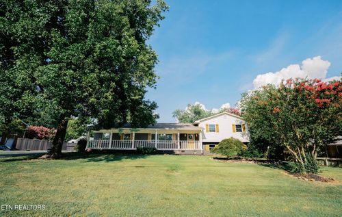 912 Naples Rd, Knoxville, TN, 37923-2722 | Card Image