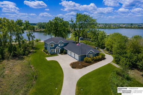 5512 N 284th Cir, Valley, NE, 68064-4442 | Card Image