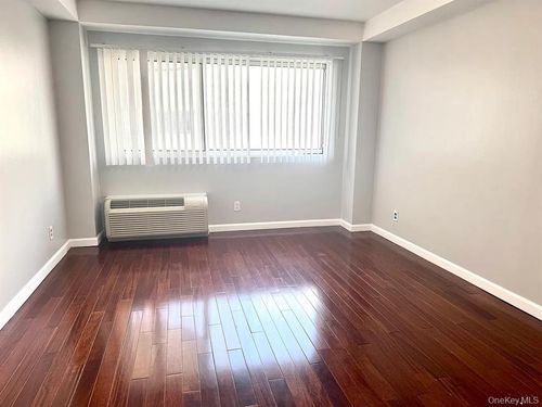 apt-518-88 Cuttermill Rd, Great Neck, NY, 11021-3109 | Card Image