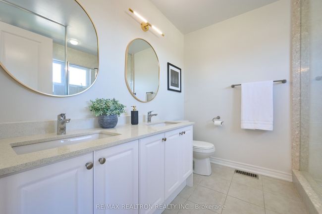 10 Globemaster Lane, House attached with 3 bedrooms, 4 bathrooms and 1 parking in Richmond Hill ON | Image 28