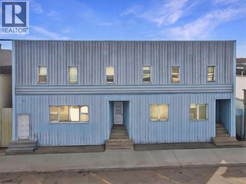 5109 50 St, High Prairie, AB, T0G1E0 | Card Image