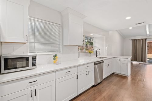 8045 Greenhollow Ln, Dallas, TX, 75240-3815 | Card Image