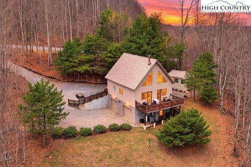 408 Eagle Ridge Rd, Roan Mountain, TN, 37687-3591 | Card Image