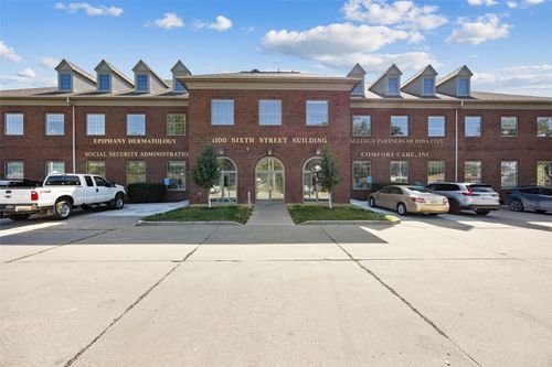 b1-1100 6th St, Coralville, IA, 52241-1755 | Card Image