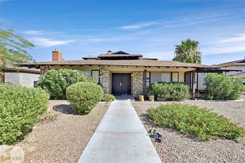 2856 Klinger Cir, Las Vegas, NV, 89121-1067 | Card Image