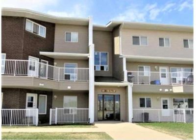 202 - 201 12 Ave Sw, Condo with 3 bedrooms, 1 bathrooms and 1 parking in Slave Lake AB | Image 1