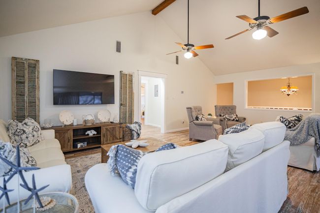 403 Olive St, House other with 3 bedrooms, 3 bathrooms and null parking in Port O Connor TX | Image 8