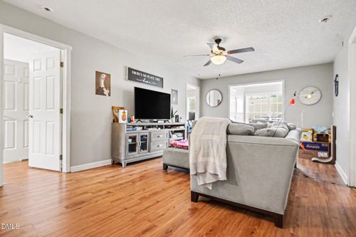 202-1305 Kent Rd, Raleigh, NC, 27606-2864 | Card Image