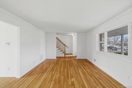 6 Arden Ln, Commack, NY, 11725-1302 | Card Image