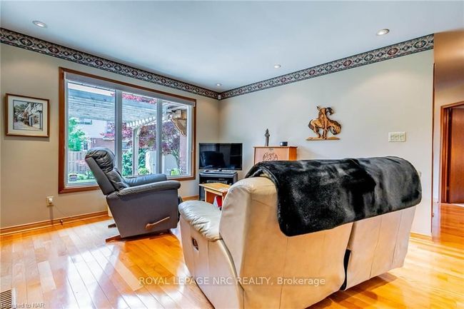 601 Bunting Rd, House other with 3 bedrooms, 2 bathrooms and 6 parking in Saint Catharines ON | Image 11