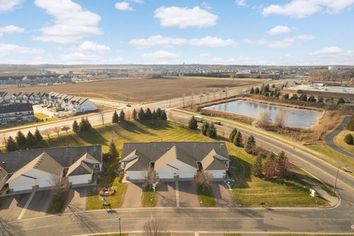 17896 Glasgow Way, Lakeville, MN, 55044-4721 | Card Image