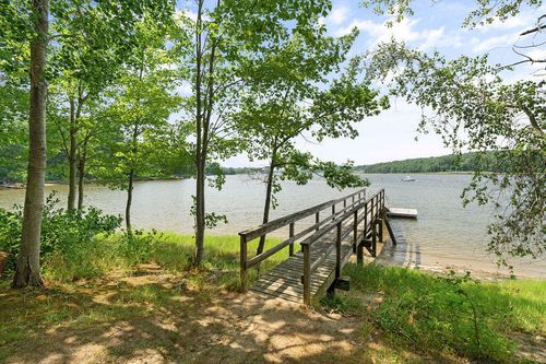 42 Dc Dr, Eliot, ME, 03903-3115 | Card Image