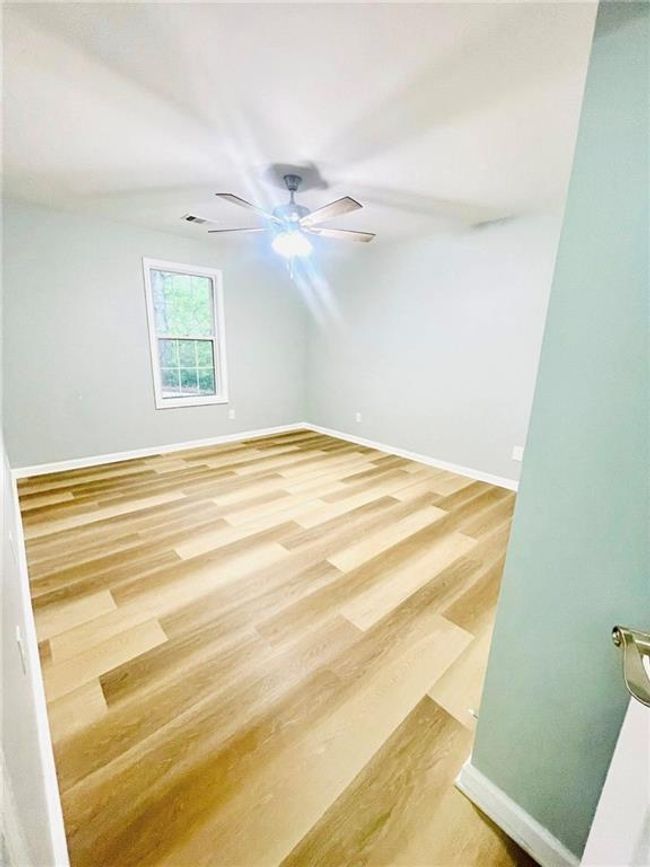 7675 Lanier View Rdg, House other with 3 bedrooms, 2 bathrooms and 2 parking in Cumming GA | Image 38