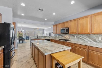 7636 Homing Pigeon Street, House other with 3 bedrooms, 2 bathrooms and null parking in North Las Vegas NV | Image 3