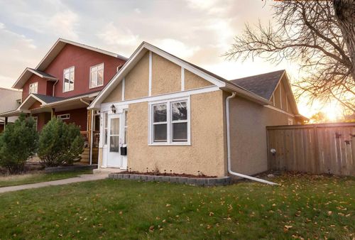 618 9 St S, Lethbridge, AB, T1J2L4 | Card Image