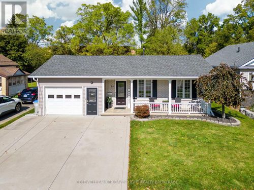 76 Sanders St W, Exeter, ON, N0M1S2 | Card Image