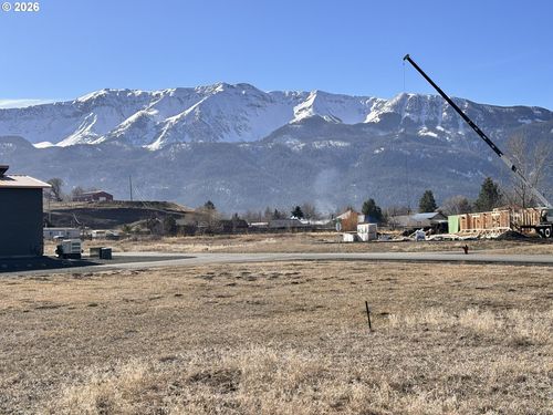 602 N Simeon St, Joseph, OR, 97846-1252 | Card Image