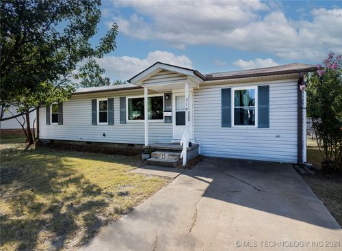 310 E Maple Street, Skiatook, OK, 74070 | Card Image