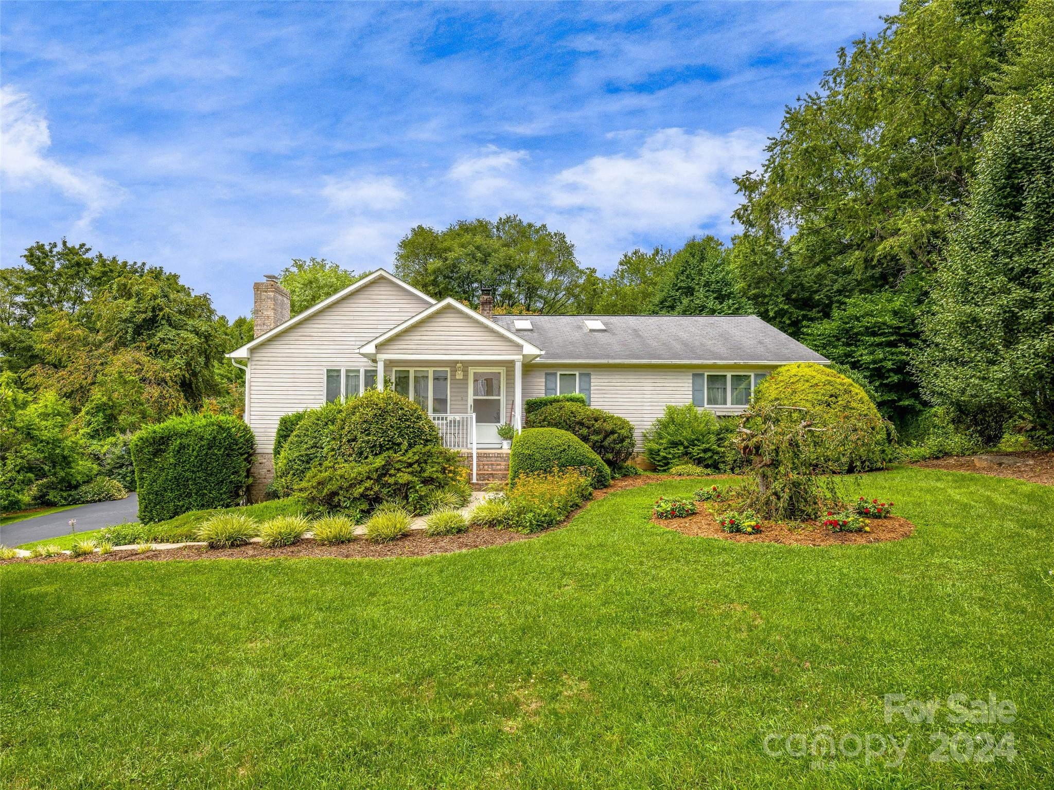 Cane Creek Cir, Fairview, NC 28730