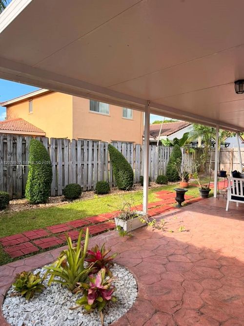 16529 Sw 98th Ter, Miami, FL, 33196-5804 | Card Image