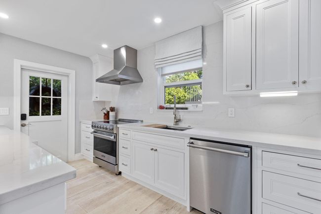 1010 - 311 Cocoanut Row, Condo with 3 bedrooms, 2 bathrooms and null parking in Palm Beach FL | Image 12