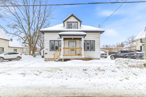 756 Pembroke St W, Pembroke, ON, K8A5P6 | Card Image