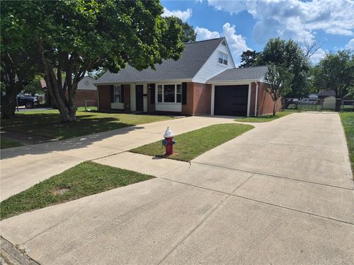 40 Greencliff Dr, Englewood, OH, 45322-3134 | Card Image