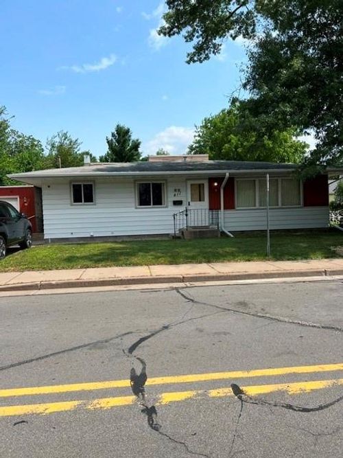 411 Margaret St, Eau Claire, WI, 54701-4145 | Card Image