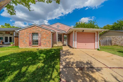 2031 Sharpshire Ln, Arlington, TX, 76014-3523 | Card Image