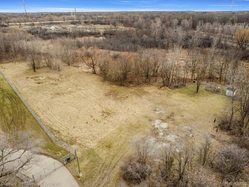 1139 S Dettman Rd, Jackson, MI, 49203-3453 | Card Image